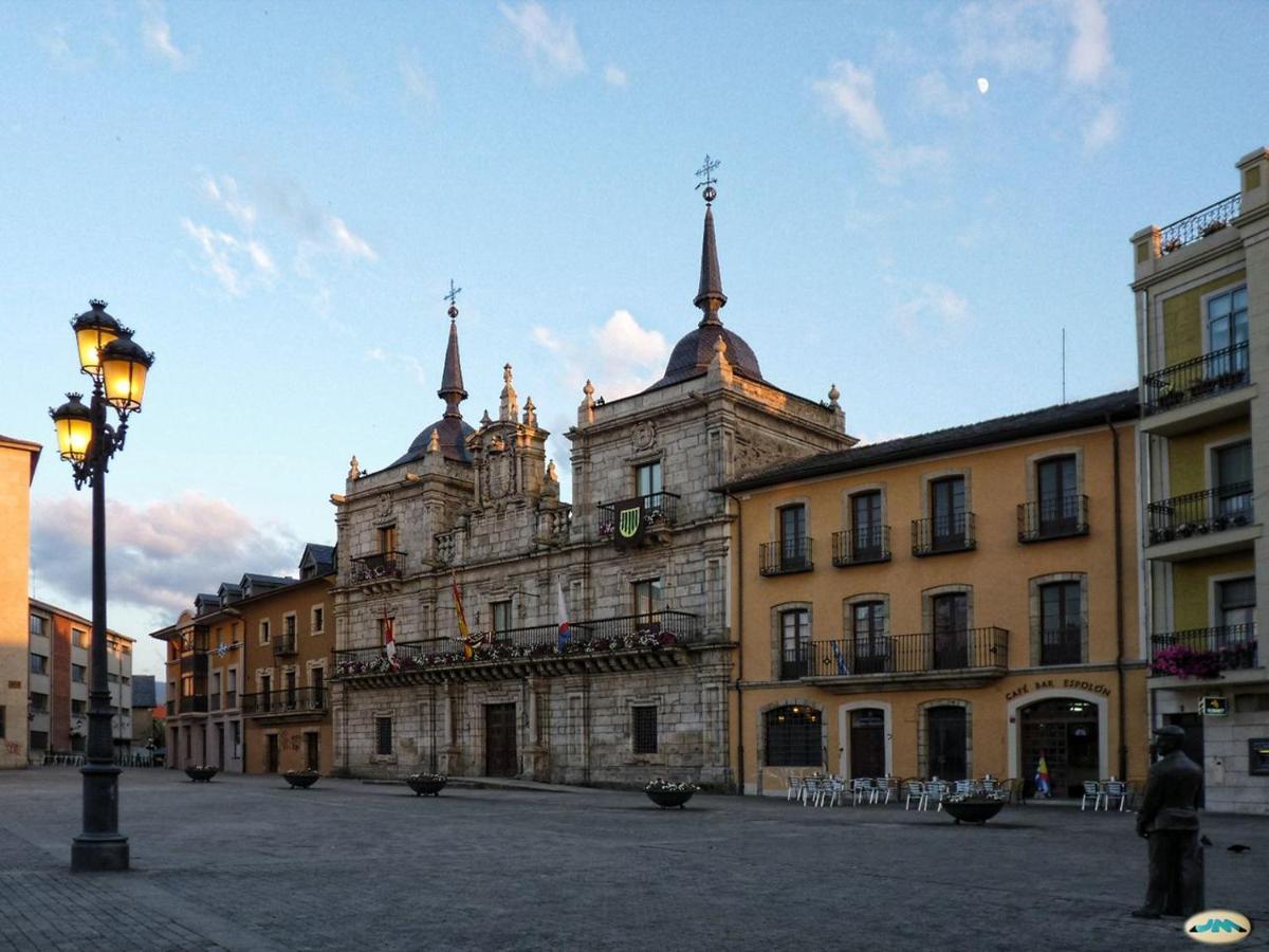 As Hoteles Ponferrada Columbrianos Buitenkant foto