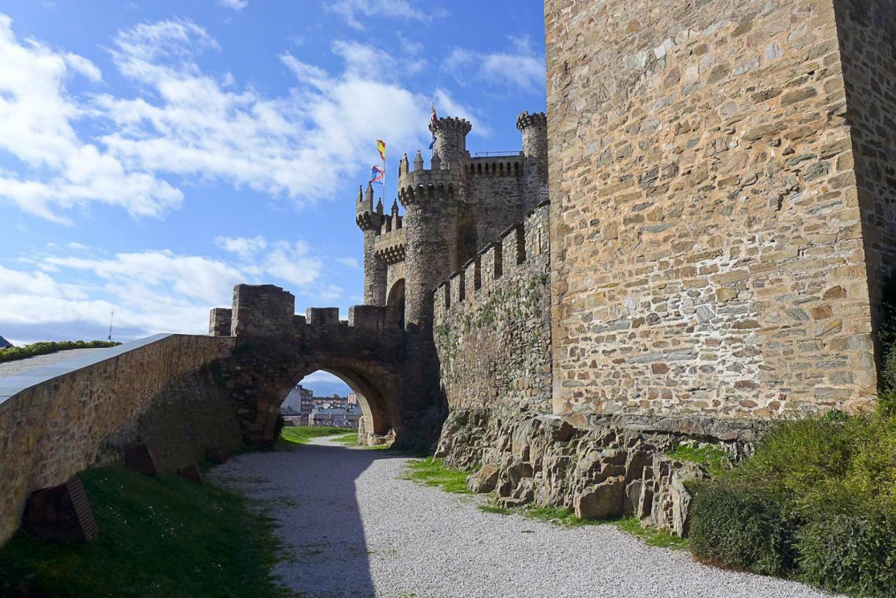 As Hoteles Ponferrada Columbrianos Buitenkant foto